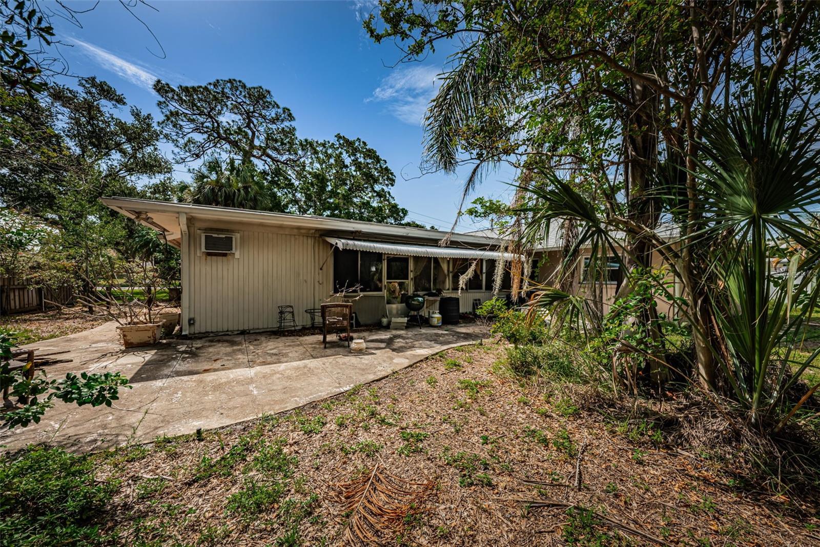 5230 VENETIAN BLVD NE — photo 34