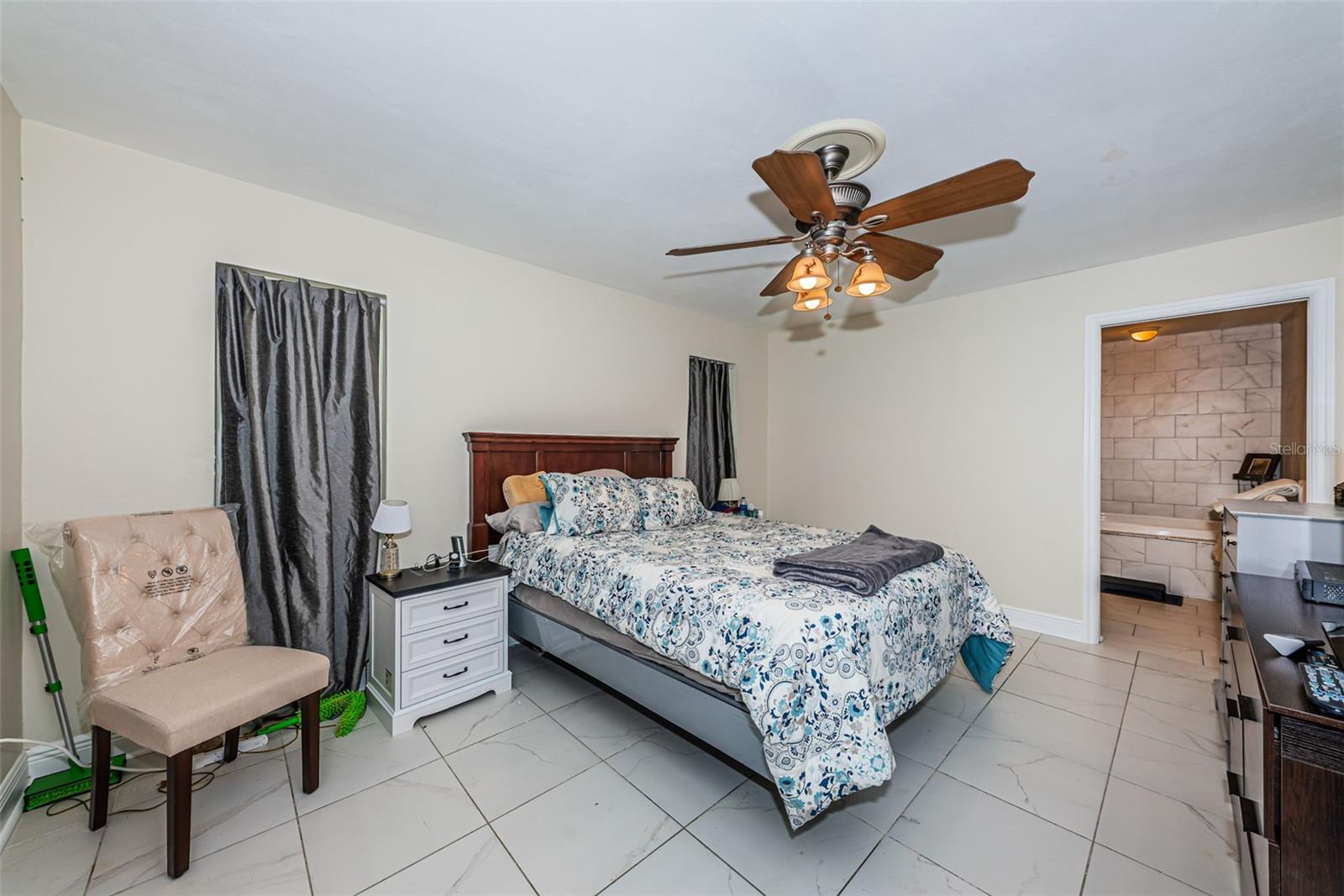 5230 VENETIAN BLVD NE — photo 22