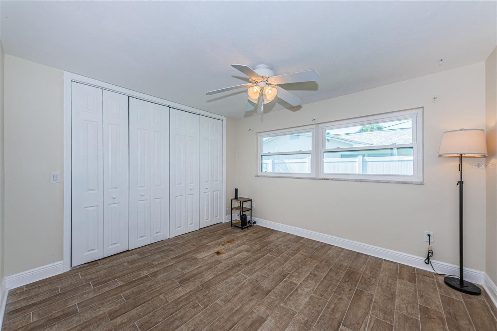 5230 VENETIAN BLVD NE — photo 27