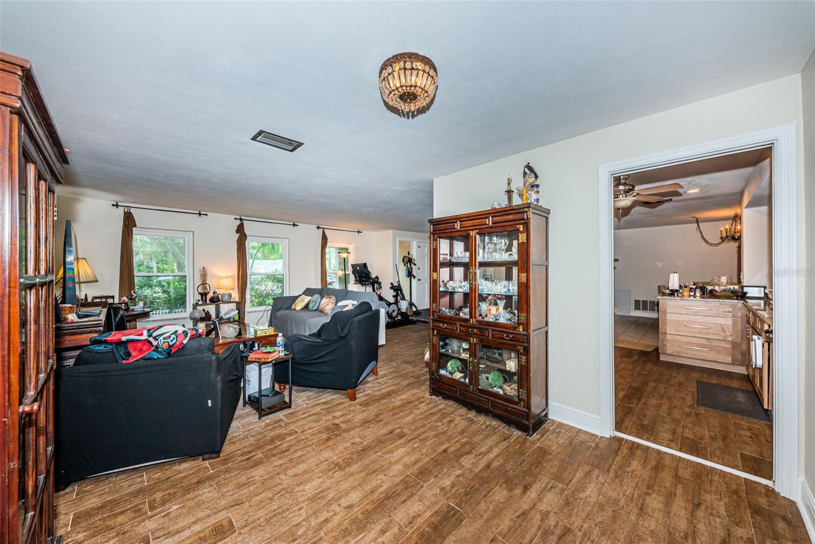 5230 VENETIAN BLVD NE — photo 7