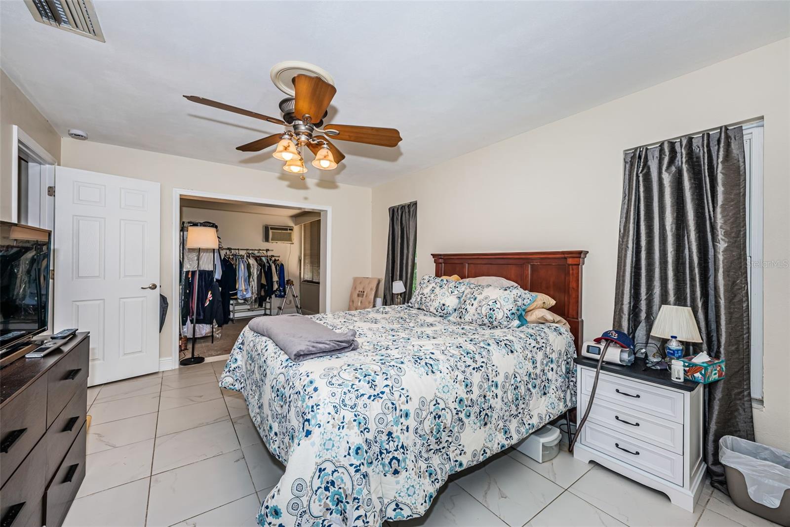 5230 VENETIAN BLVD NE — photo 23