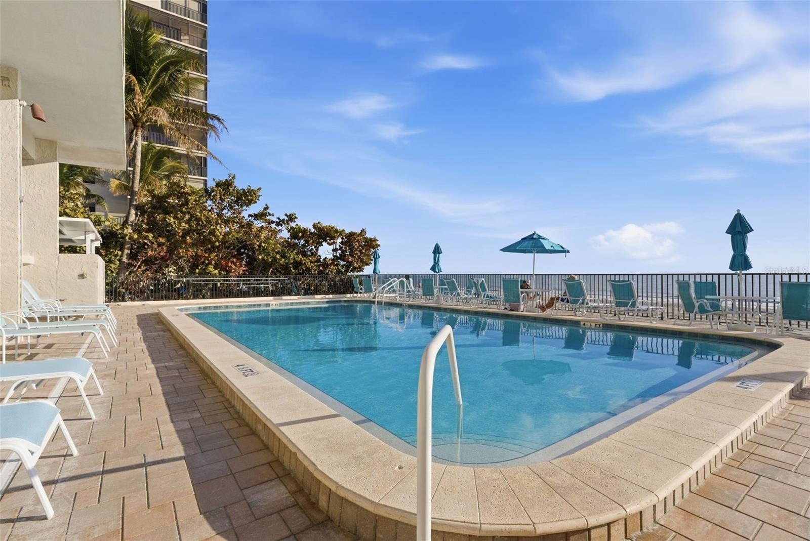 15462 GULF BLVD #406 — photo 33