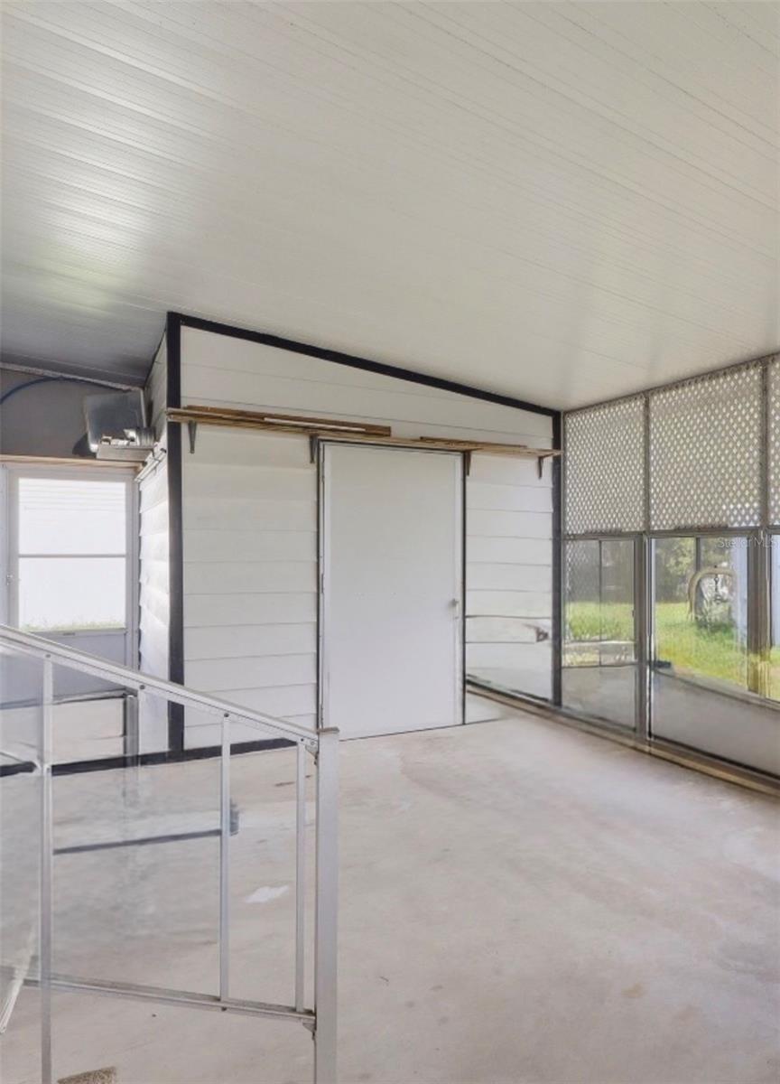 5417 AMANDA ST — photo 22