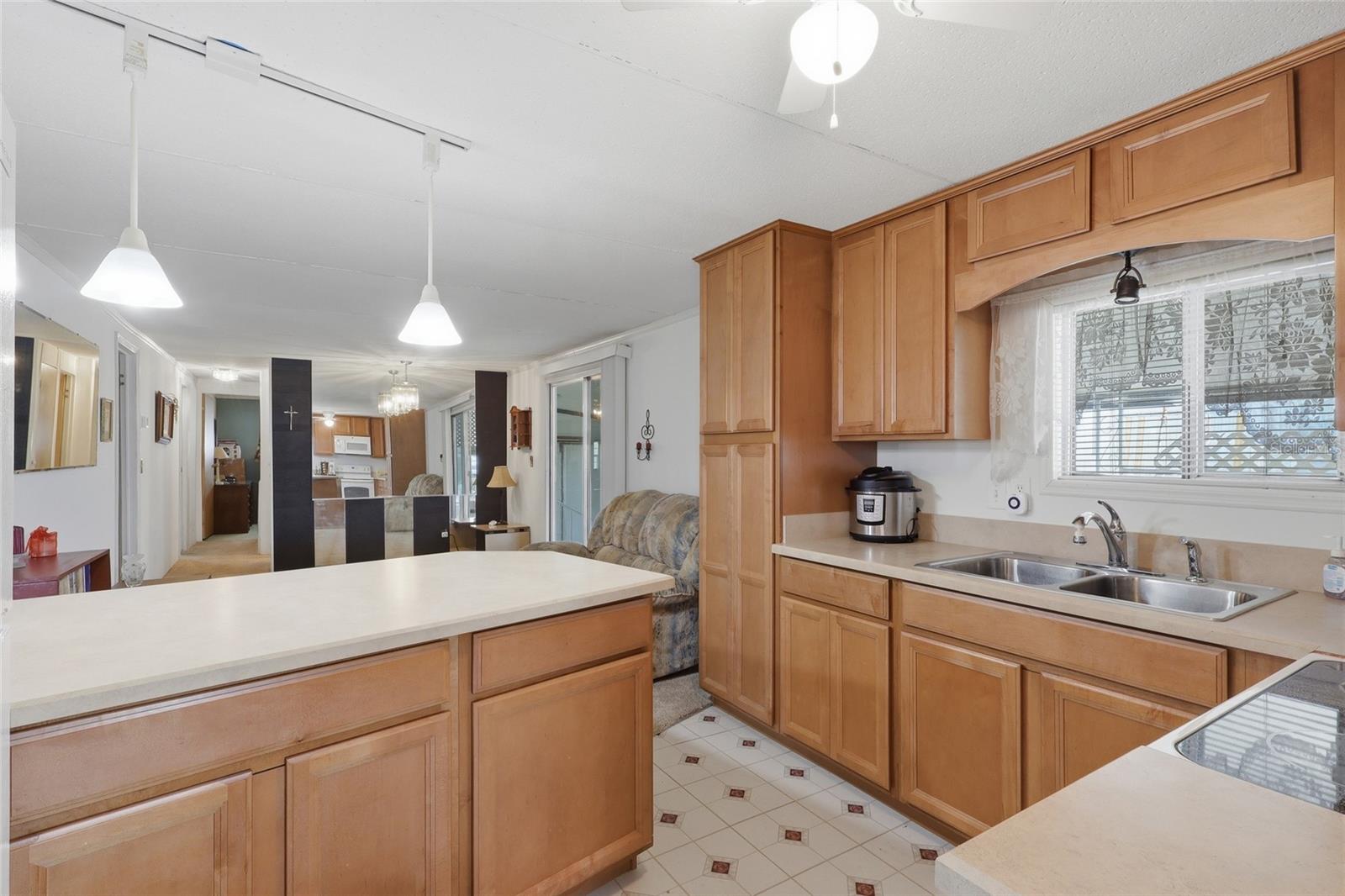 5417 AMANDA ST — photo 12