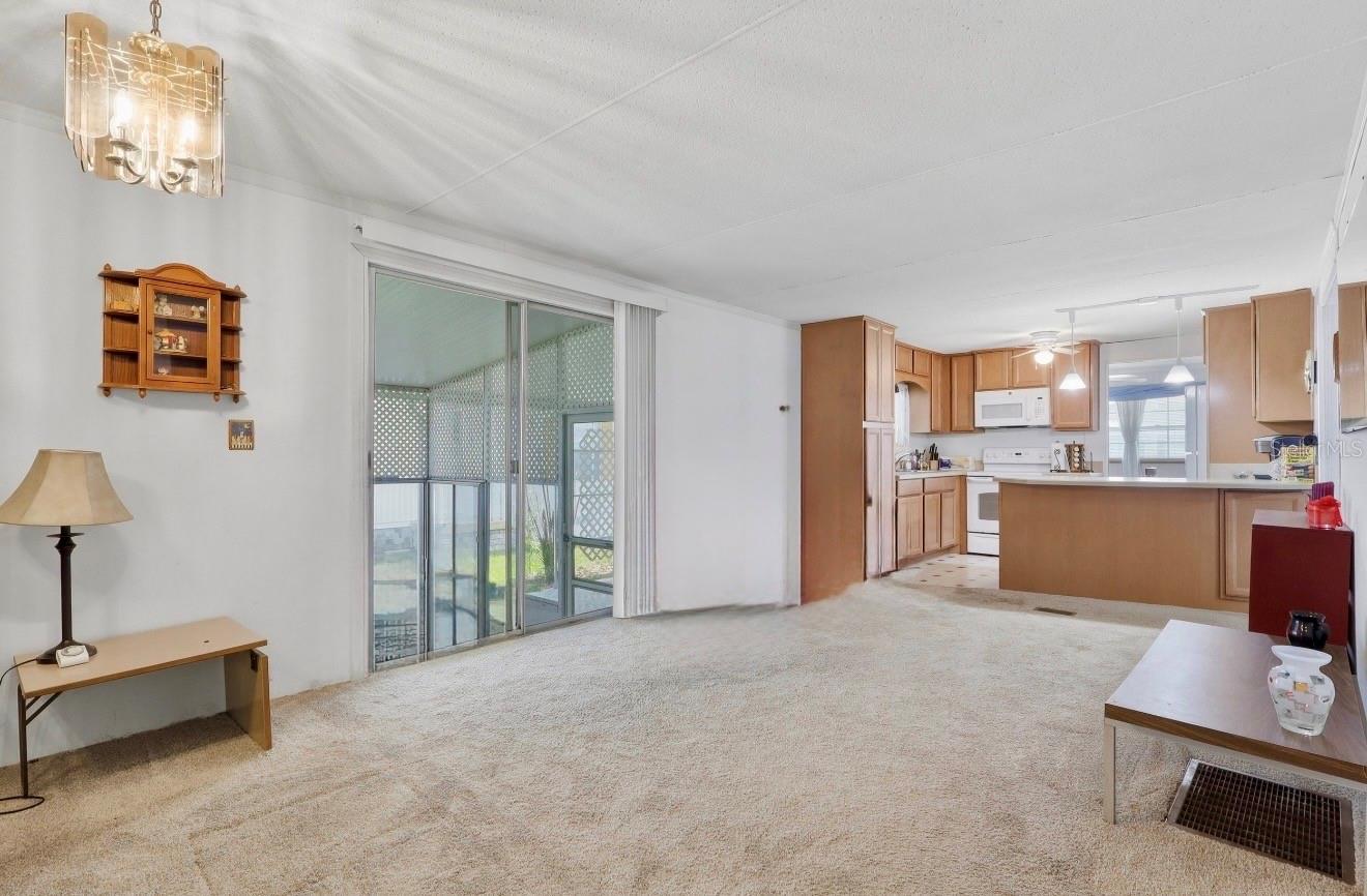 5417 AMANDA ST — photo 10