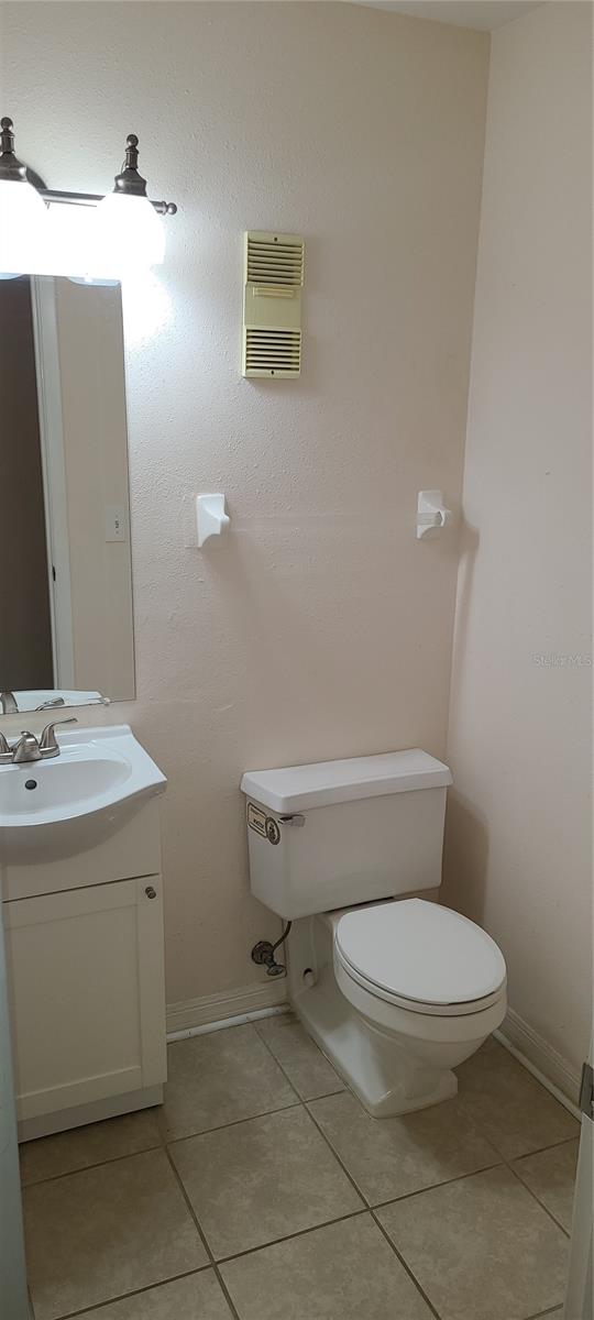 3813 N OAK DR #F12 — photo 5