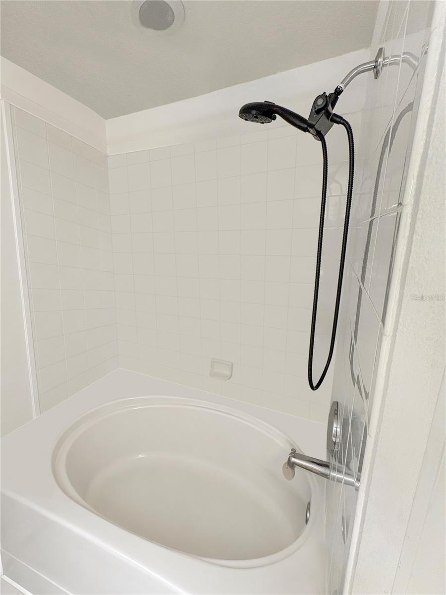 4924 CHATHAM GATE DR — photo 29