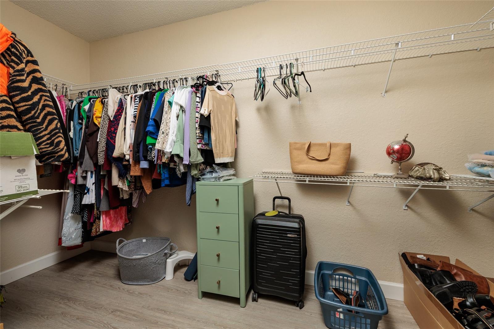 1338 DARTFORD DR — photo 39