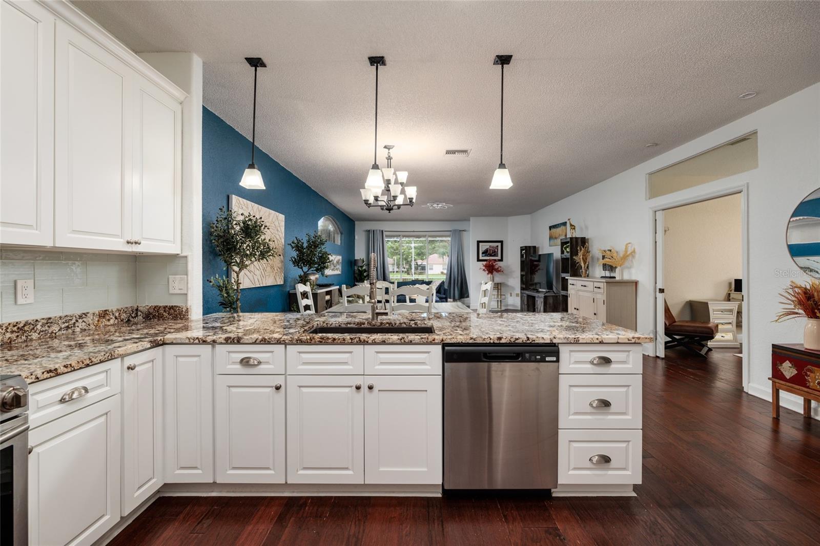 1338 DARTFORD DR — photo 25