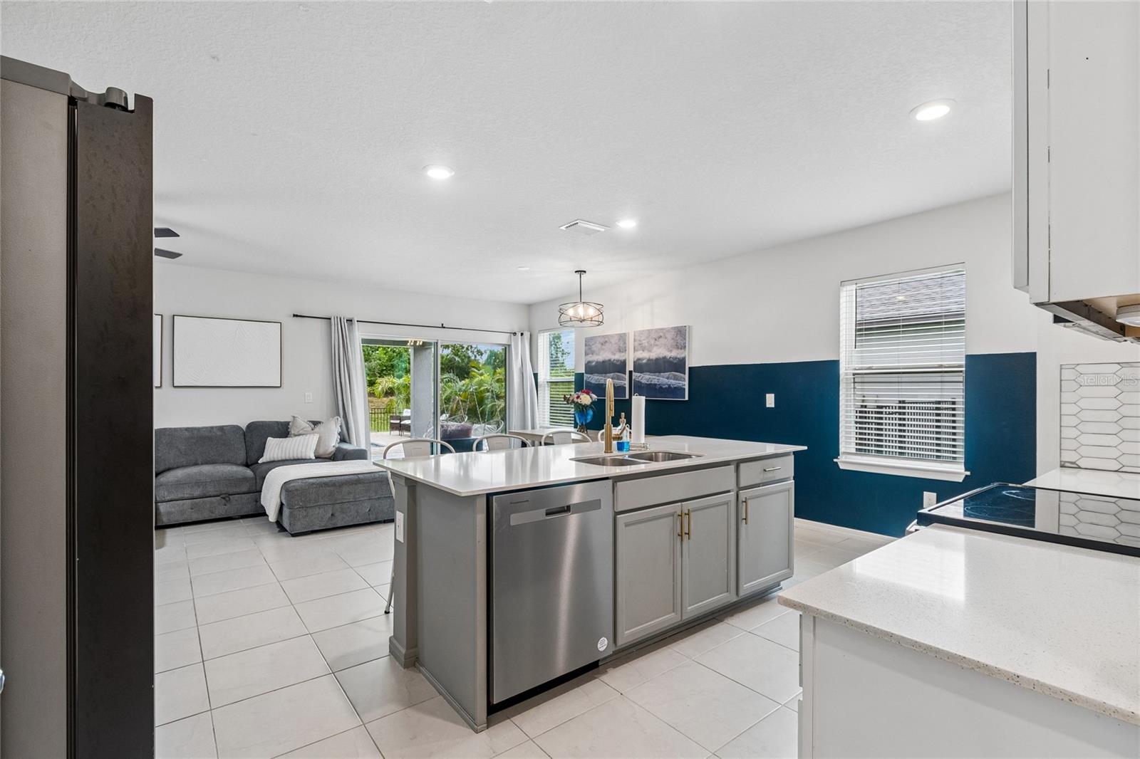 9047 ROYAL RIVER CIR — photo 12