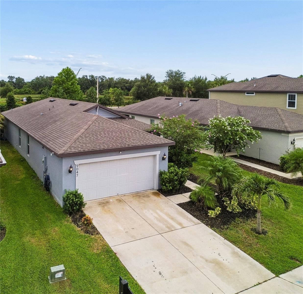 9047 ROYAL RIVER CIR — photo 2