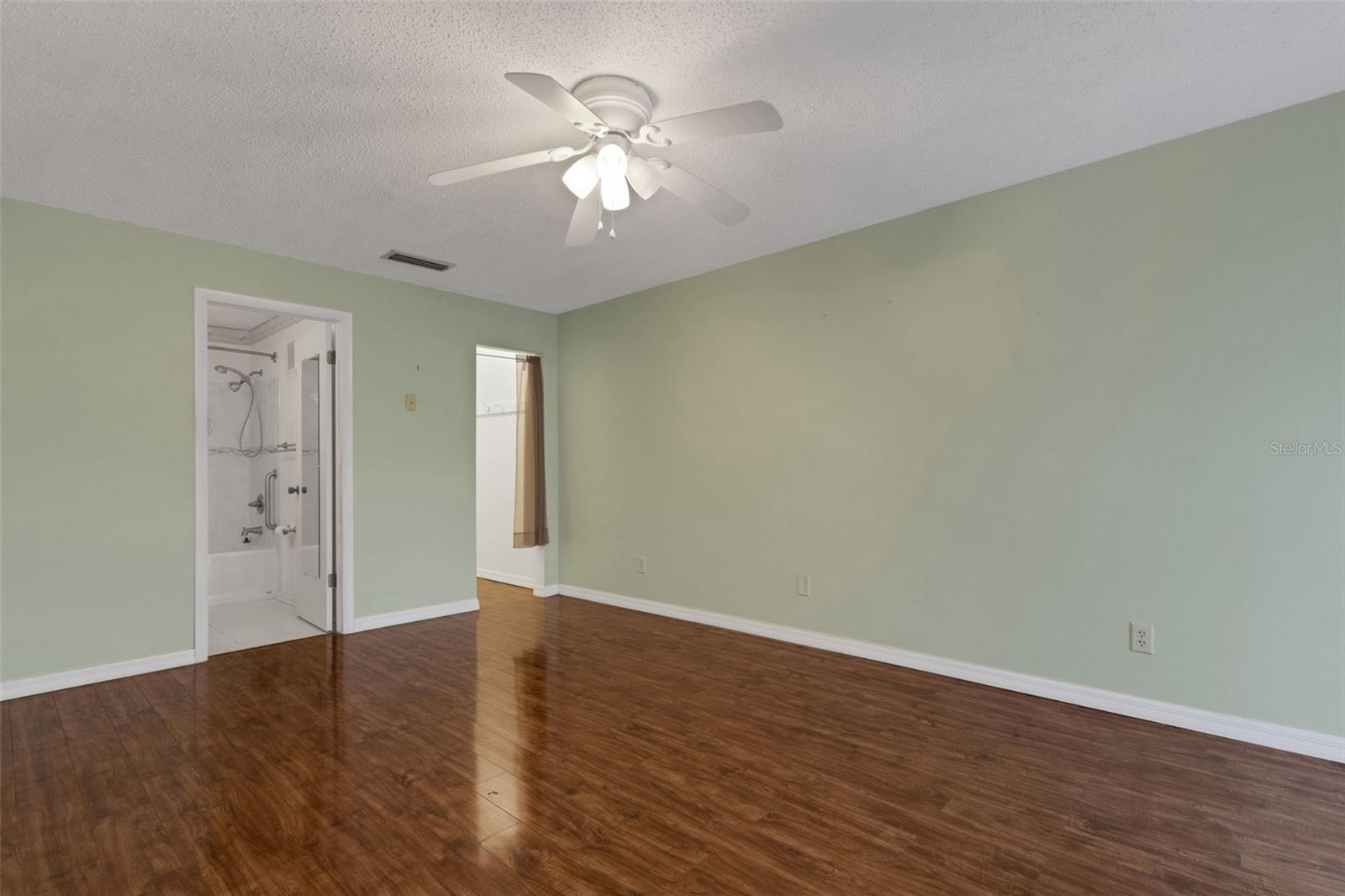 114 FERNWOOD CIR #114 — photo 29
