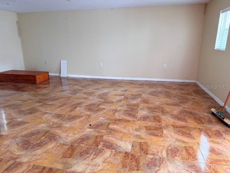 12721 N OLA AVE — photo 19