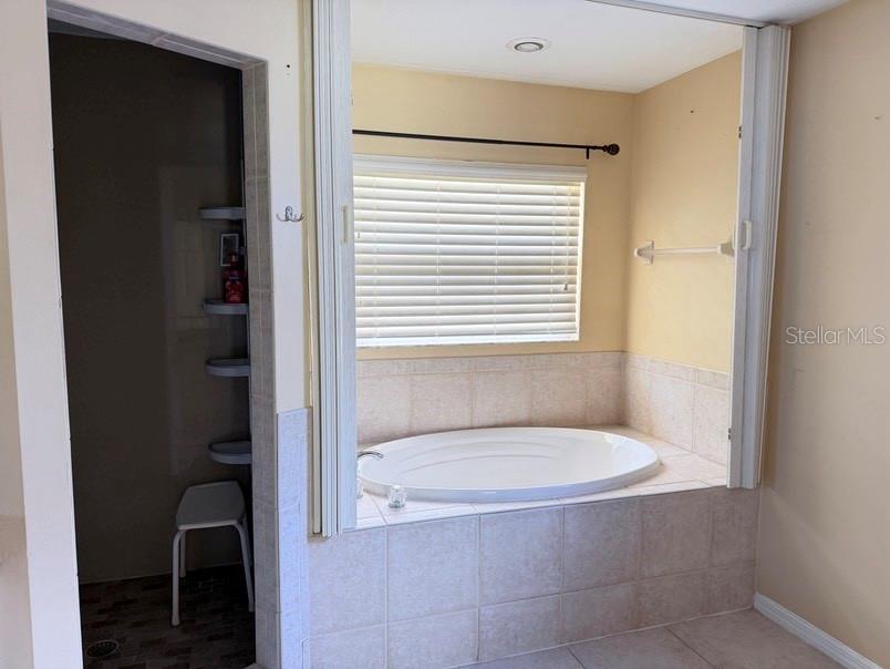 12721 N OLA AVE — photo 13