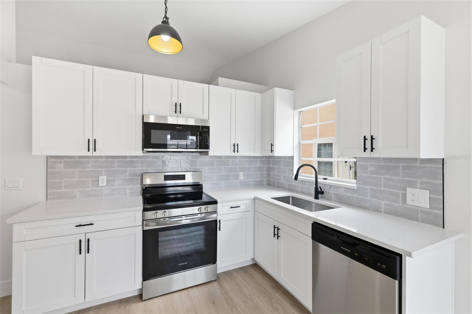 7705 BALHARBOUR DR — photo 4