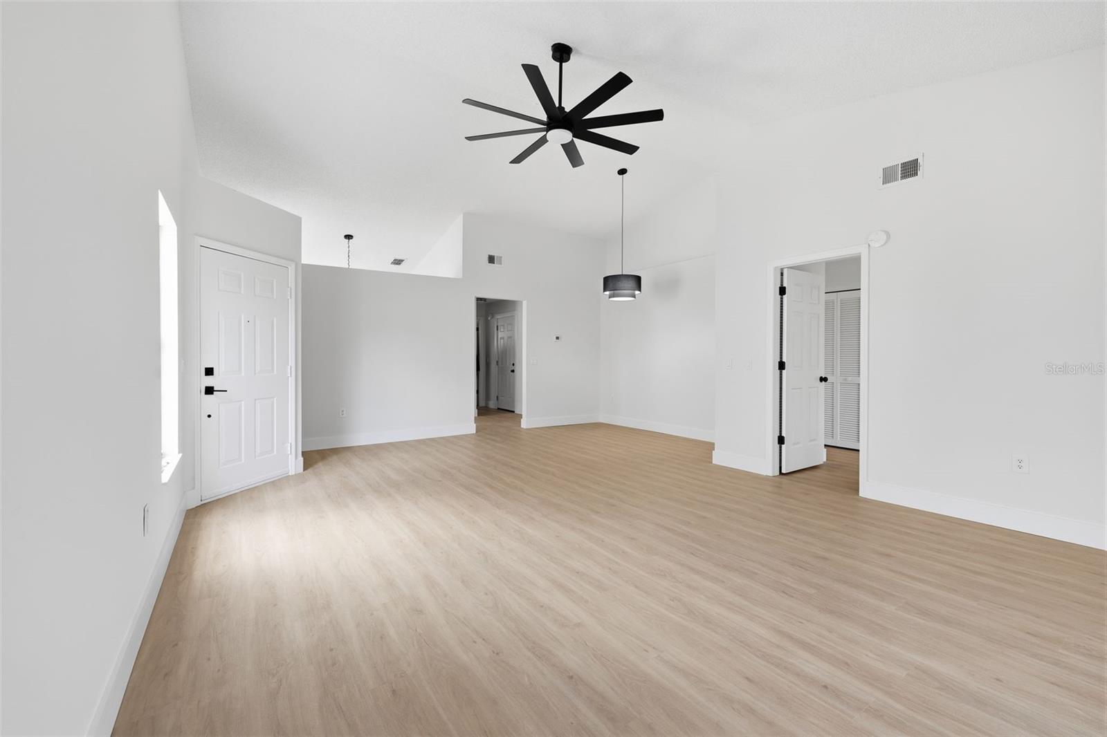 7705 BALHARBOUR DR — photo 3