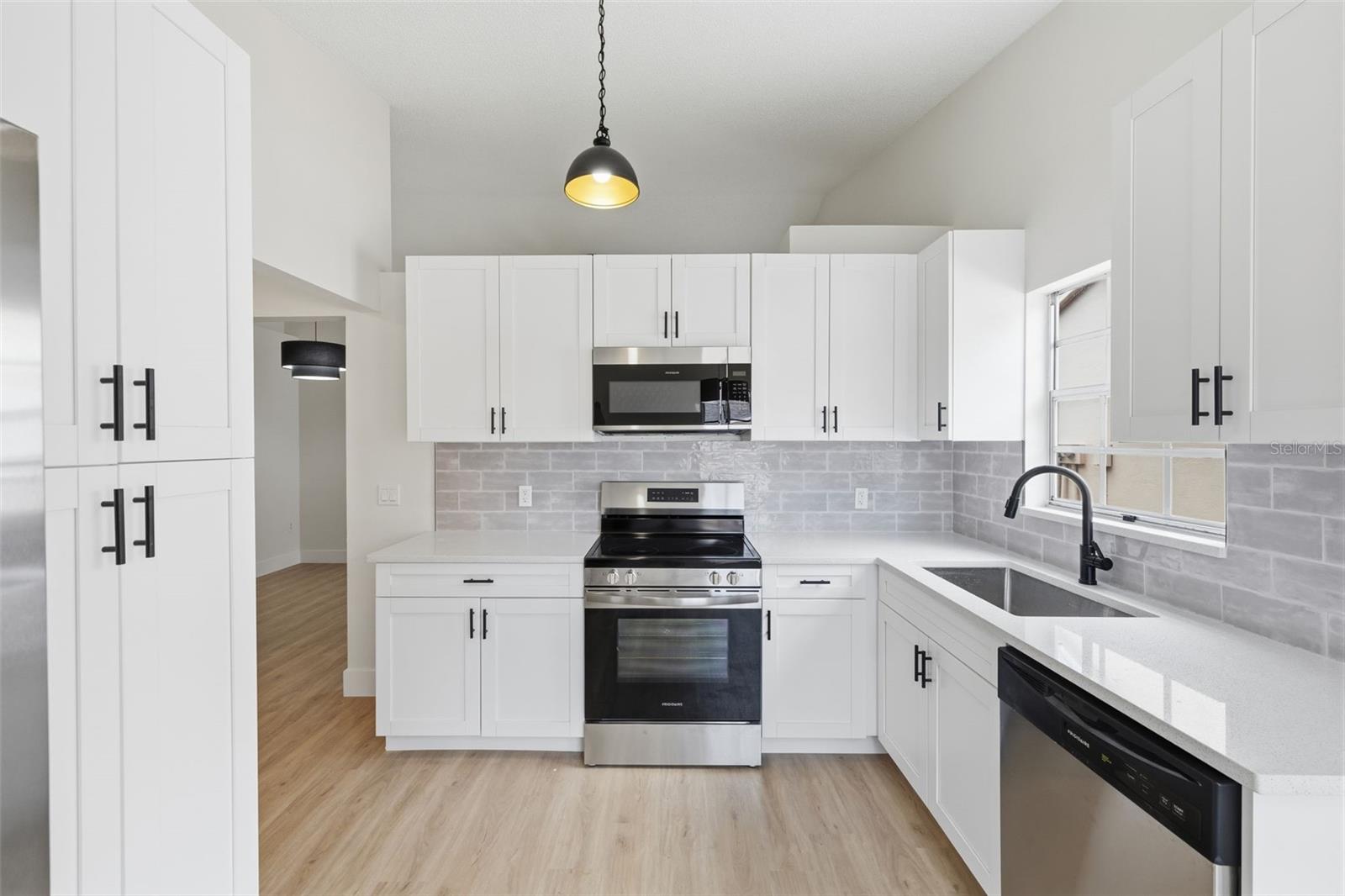 7705 BALHARBOUR DR — photo 6