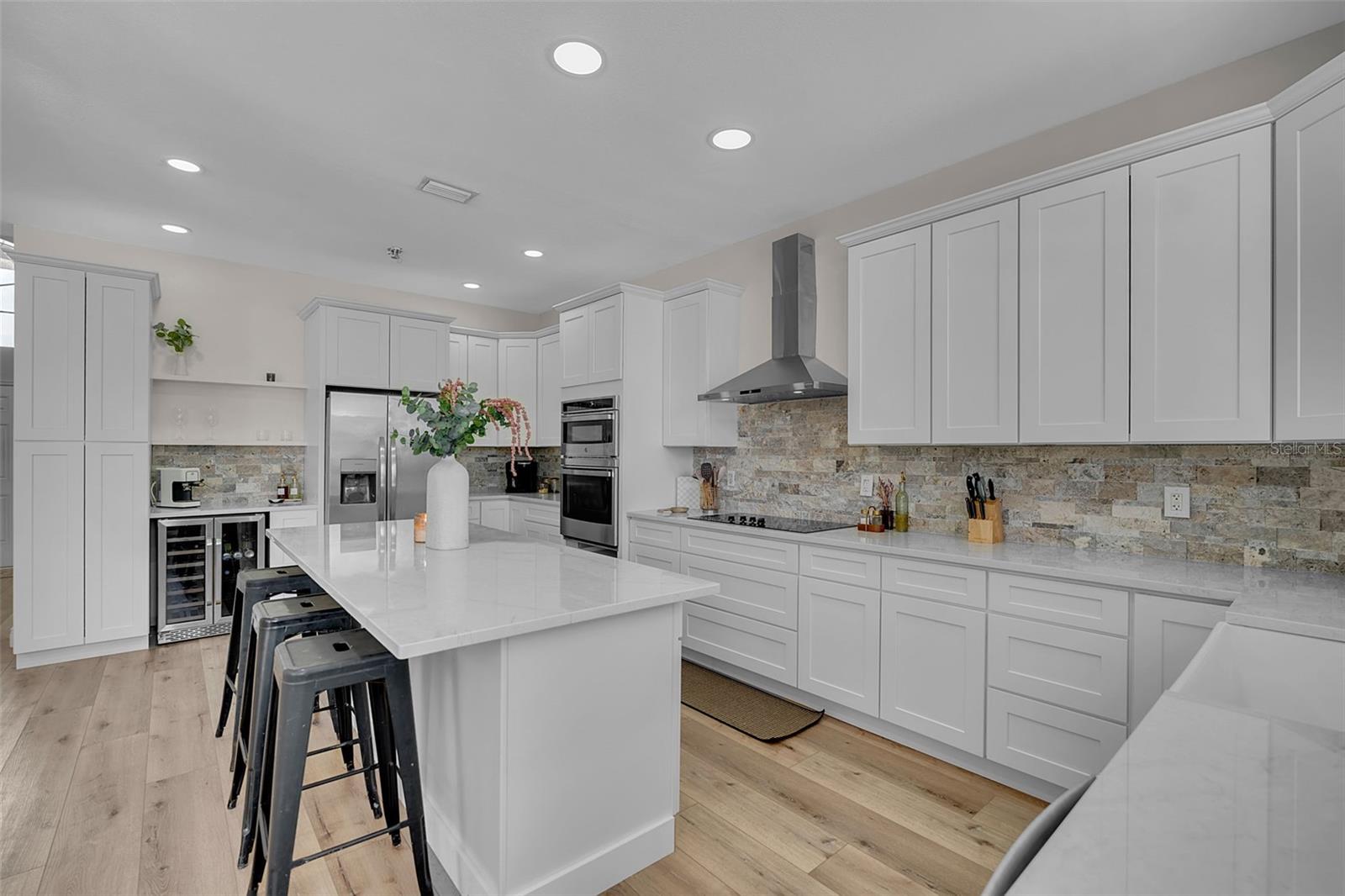 1250 LORETTO CIR — photo 11
