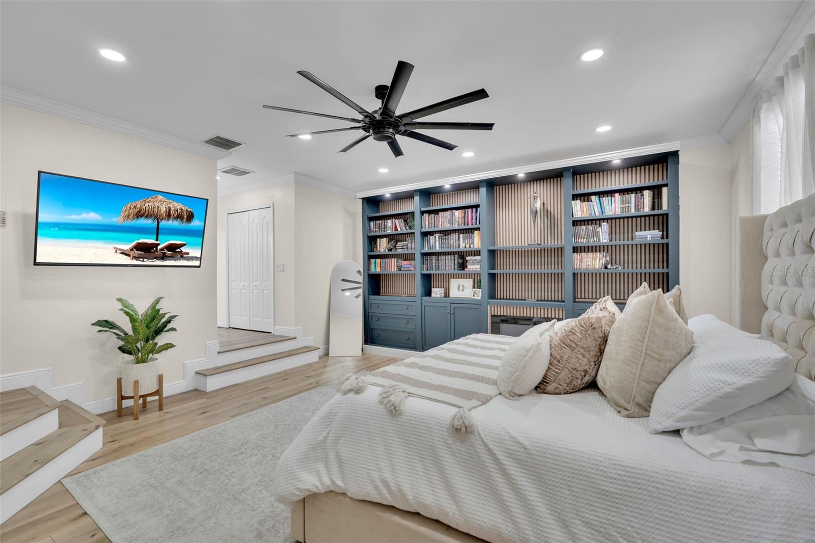 1250 LORETTO CIR — photo 3
