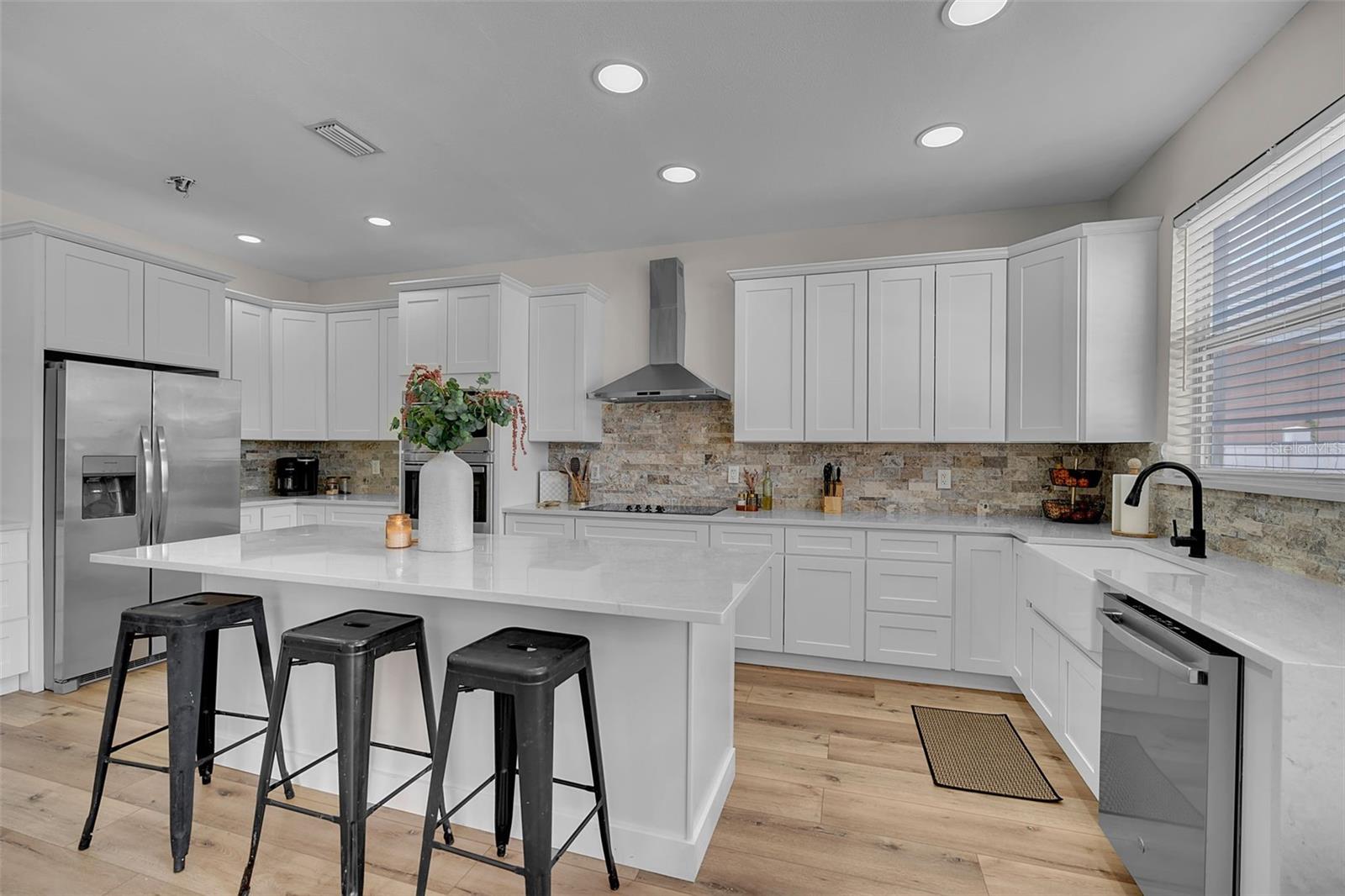 1250 LORETTO CIR — photo 15