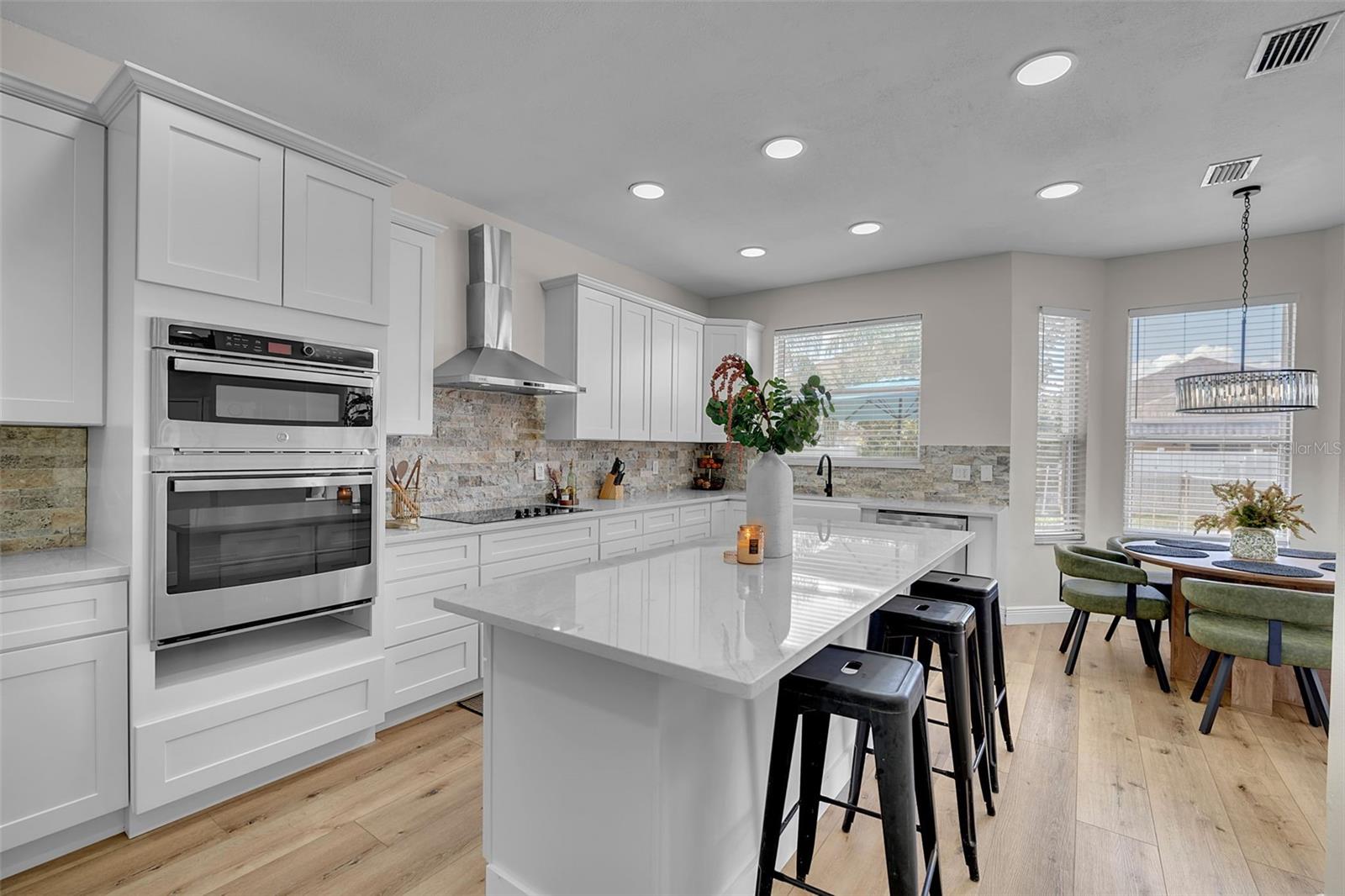 1250 LORETTO CIR — photo 2
