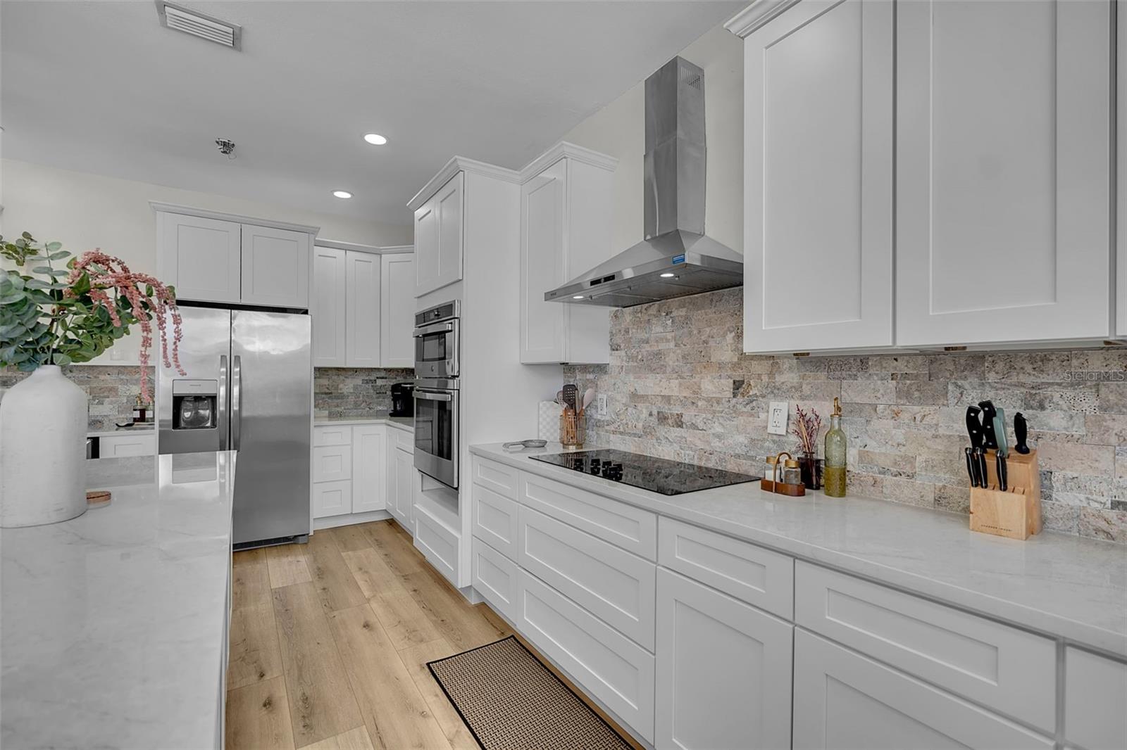 1250 LORETTO CIR — photo 14