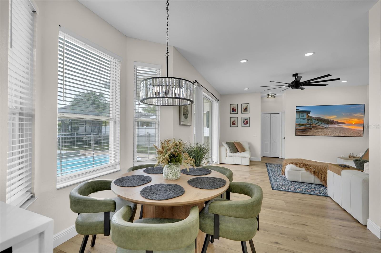 1250 LORETTO CIR — photo 18