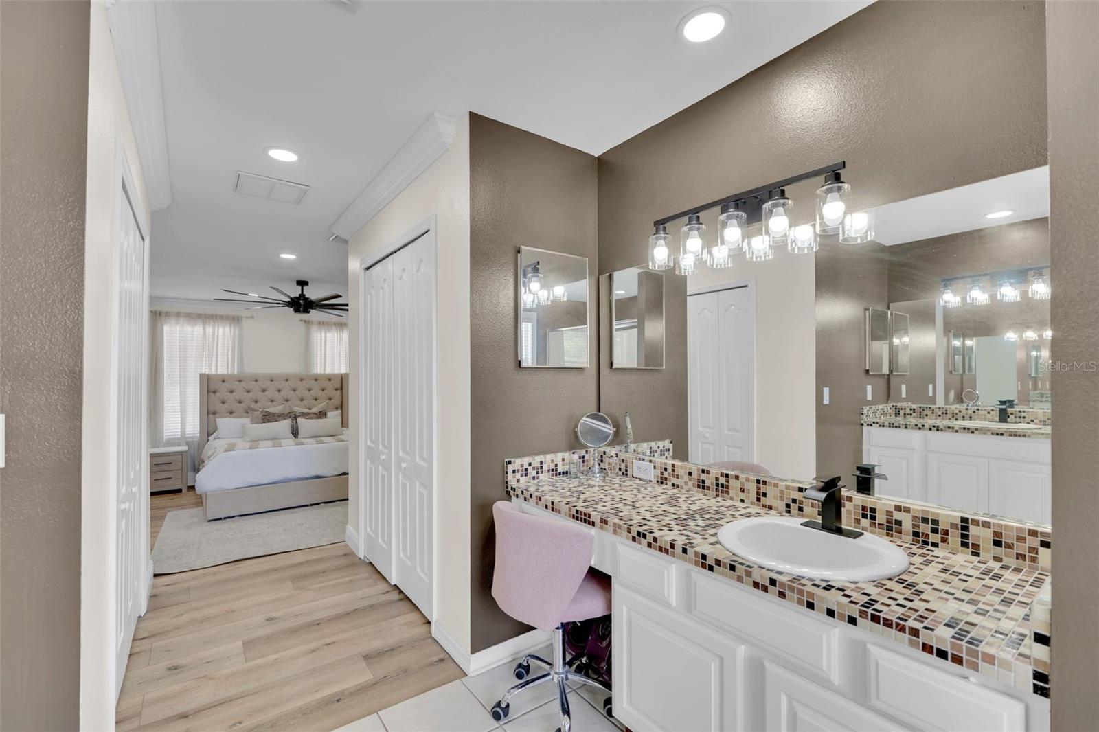 1250 LORETTO CIR — photo 34
