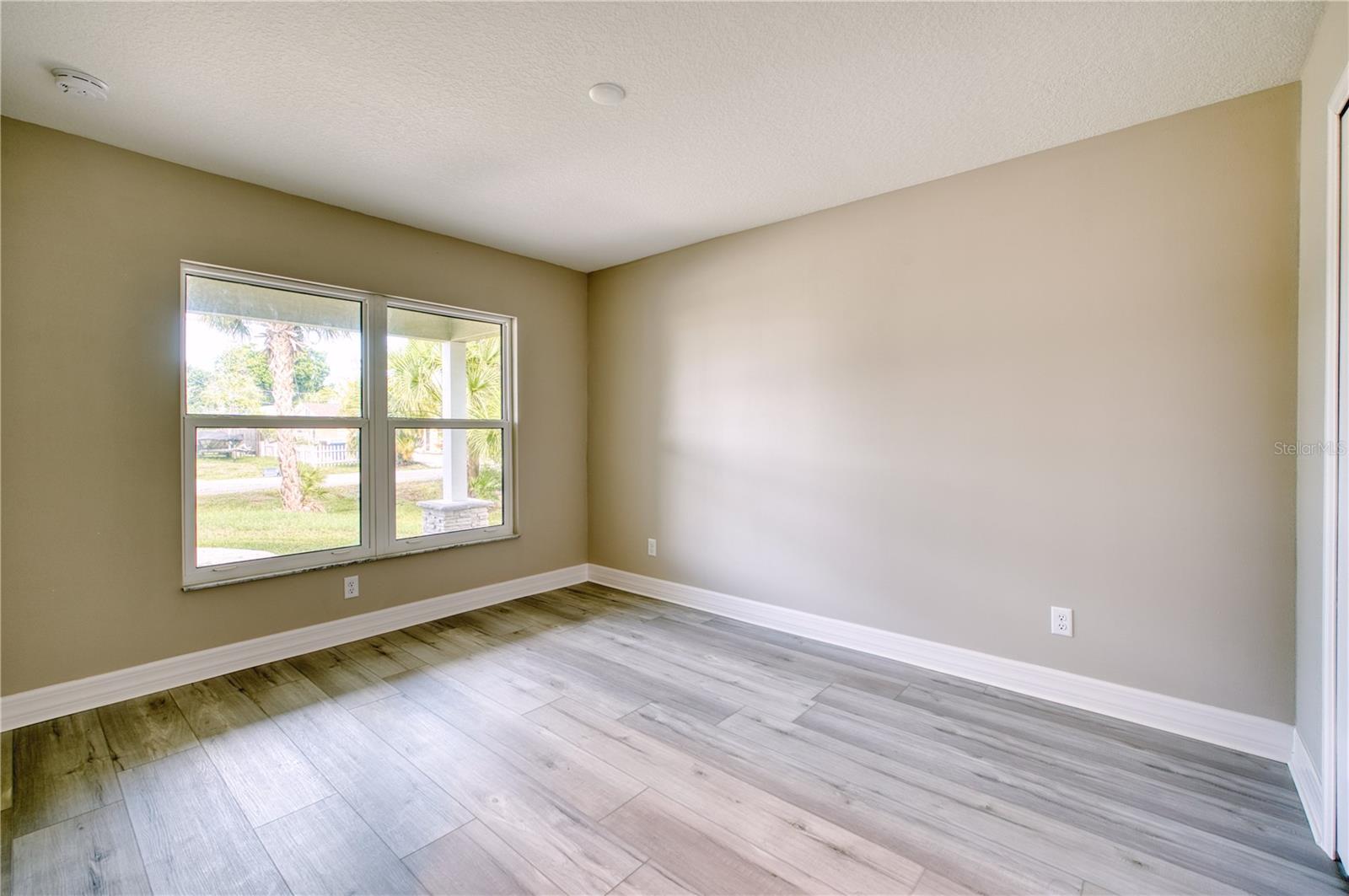 1183 CEDAR AVE — photo 27