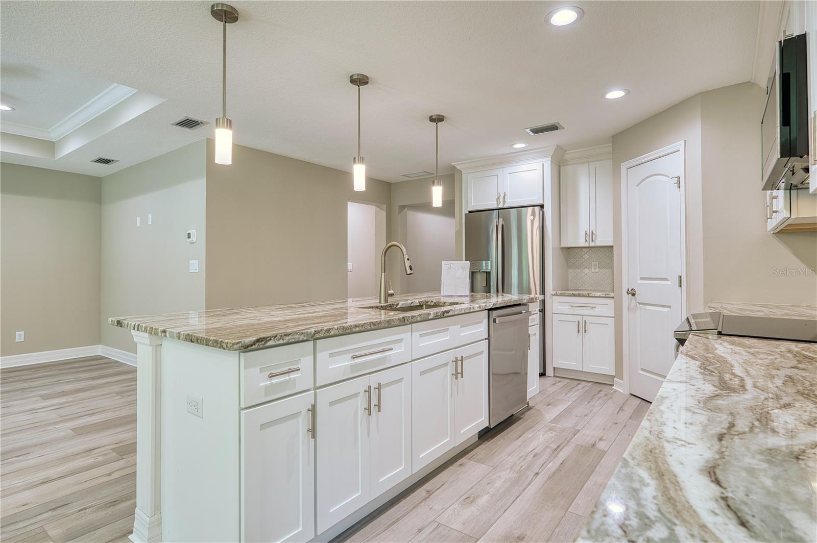1183 CEDAR AVE — photo 8