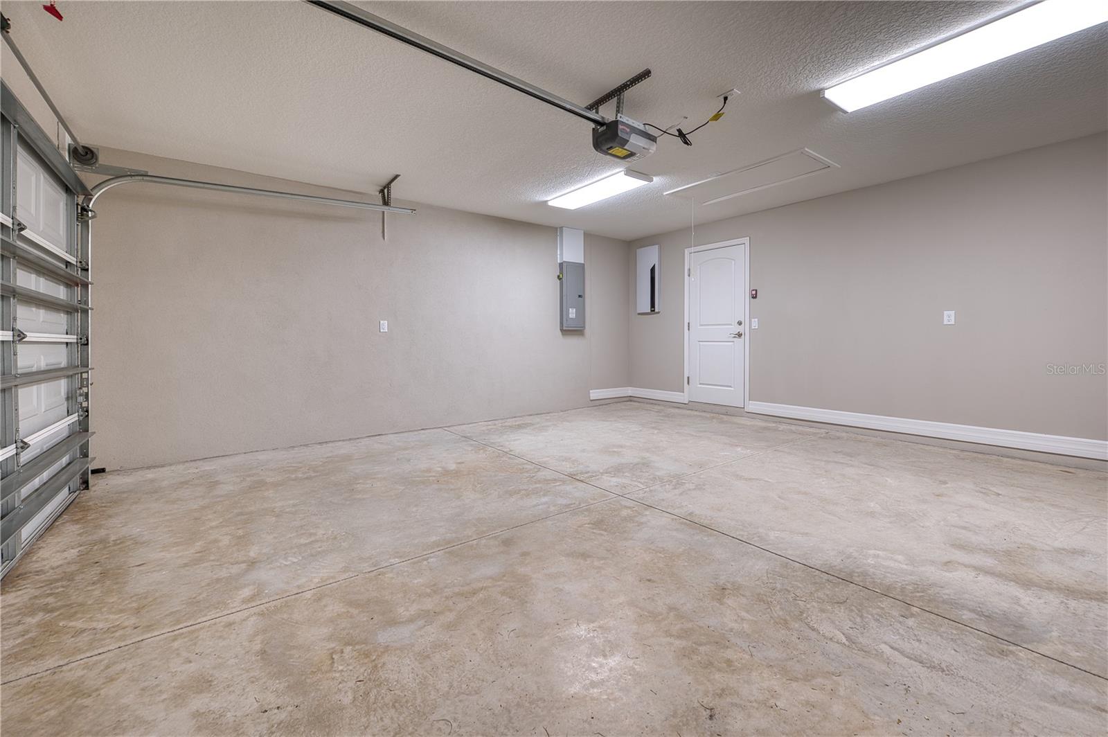 1183 CEDAR AVE — photo 29