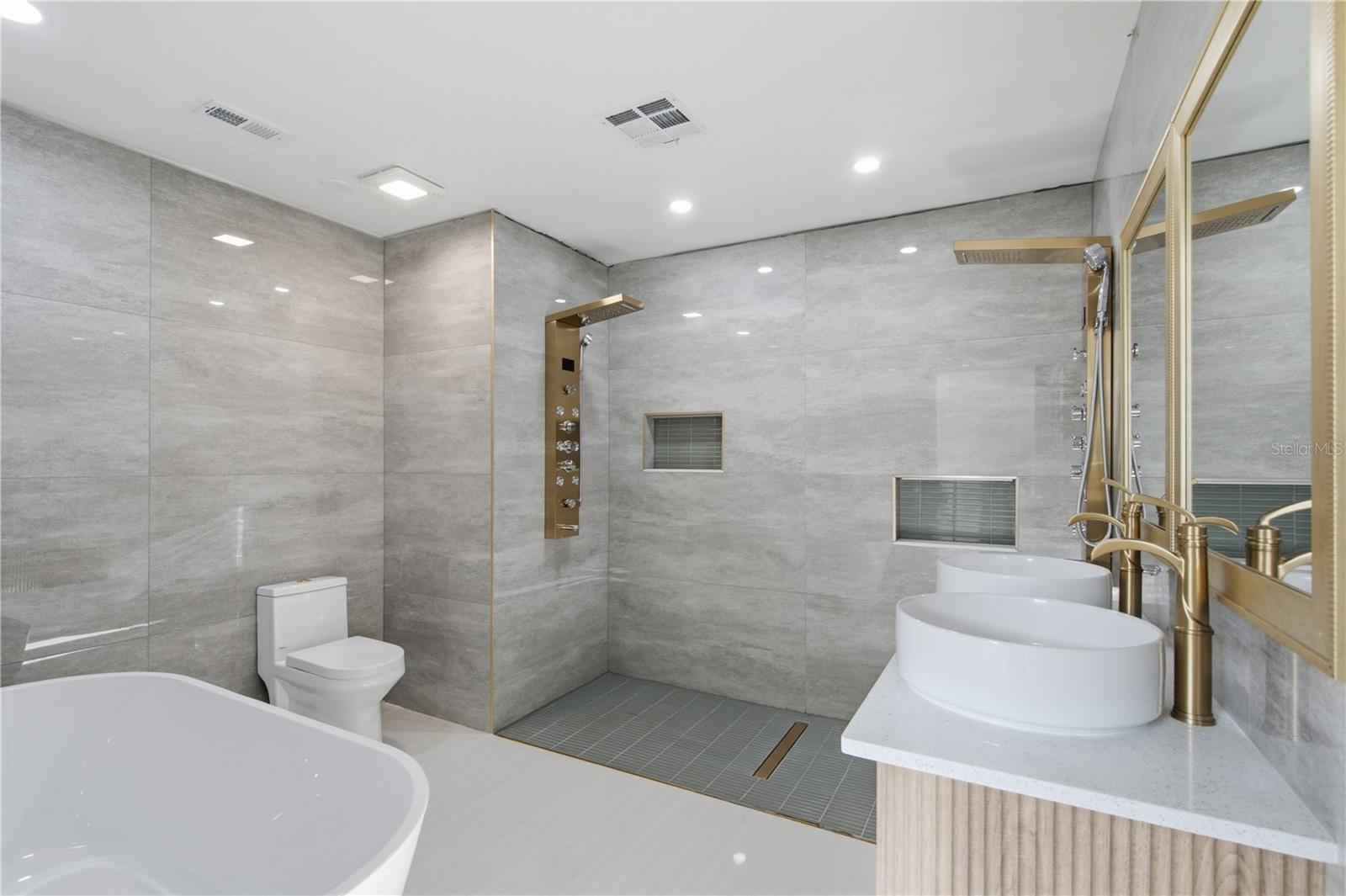 9460 TREASURE LN NE — photo 38