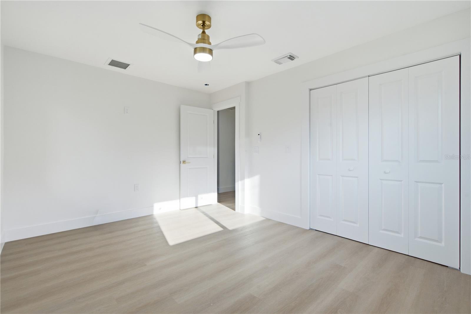 9460 TREASURE LN NE — photo 41
