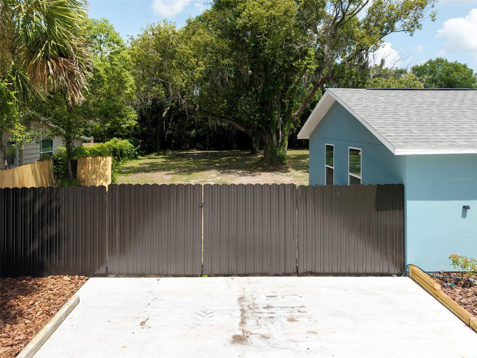 21149 LITTLE LAKE THOMAS RD — photo 45
