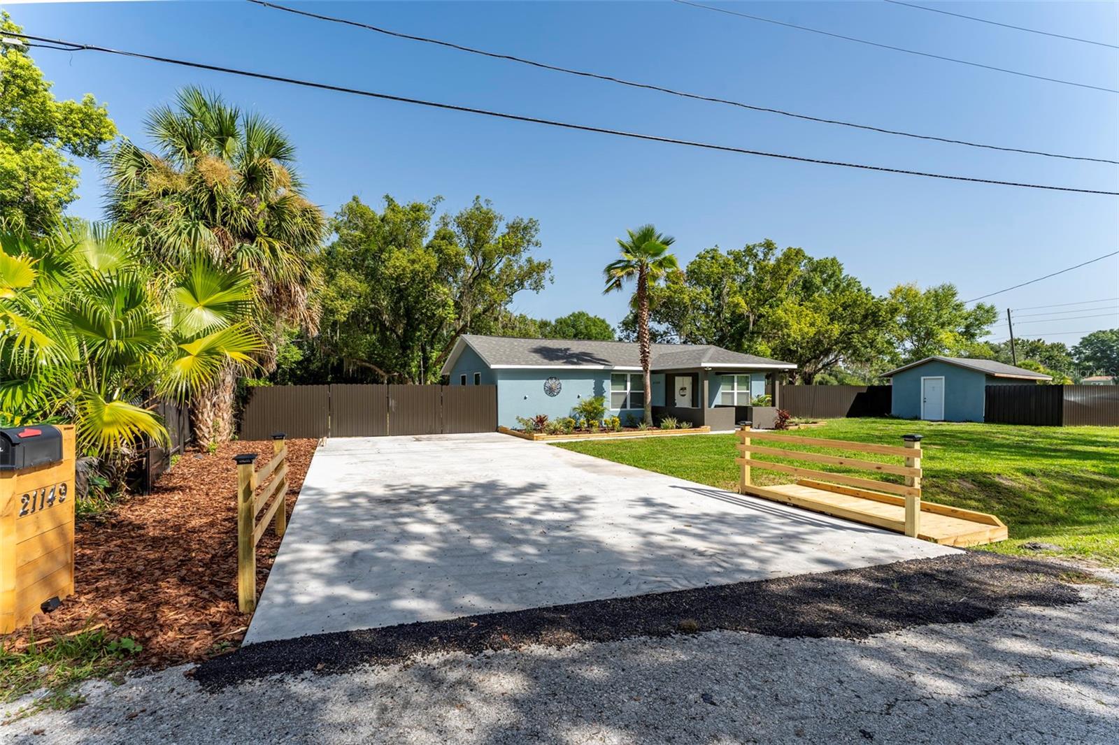 21149 LITTLE LAKE THOMAS RD — photo 42