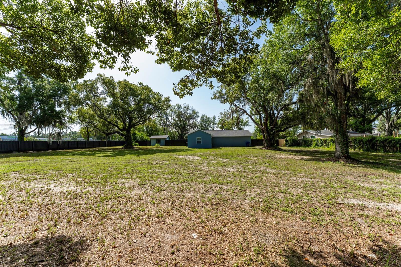 21149 LITTLE LAKE THOMAS RD — photo 37