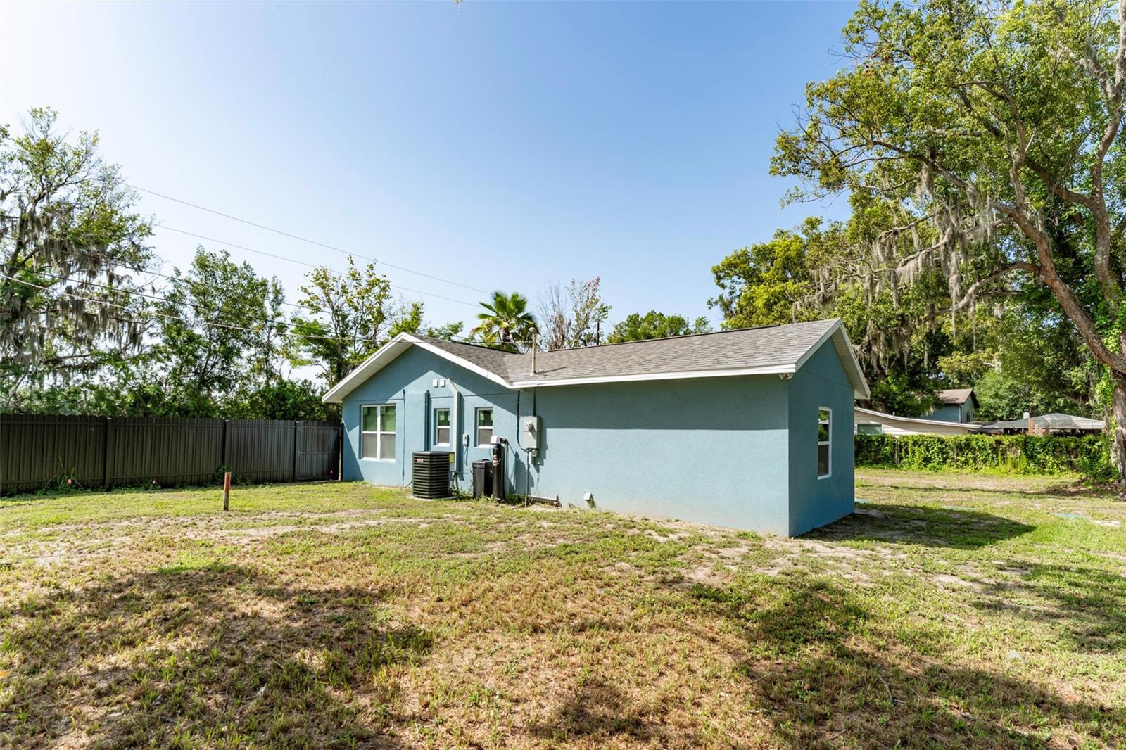 21149 LITTLE LAKE THOMAS RD — photo 32
