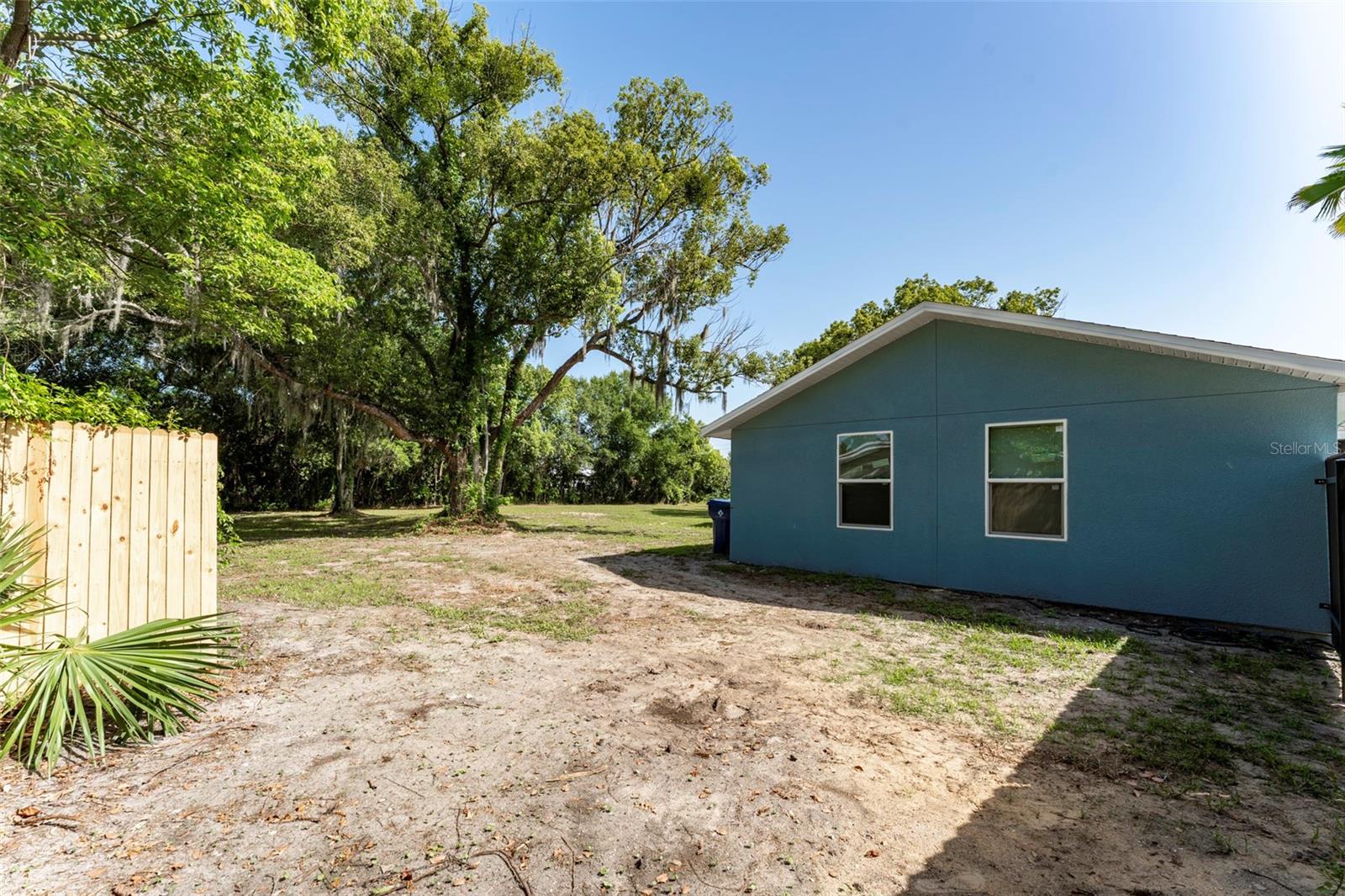 21149 LITTLE LAKE THOMAS RD — photo 33