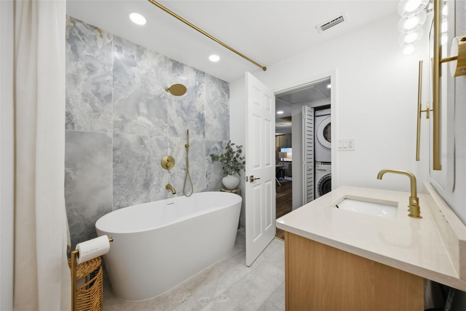 8719 N TEMPLE AVE — photo 15