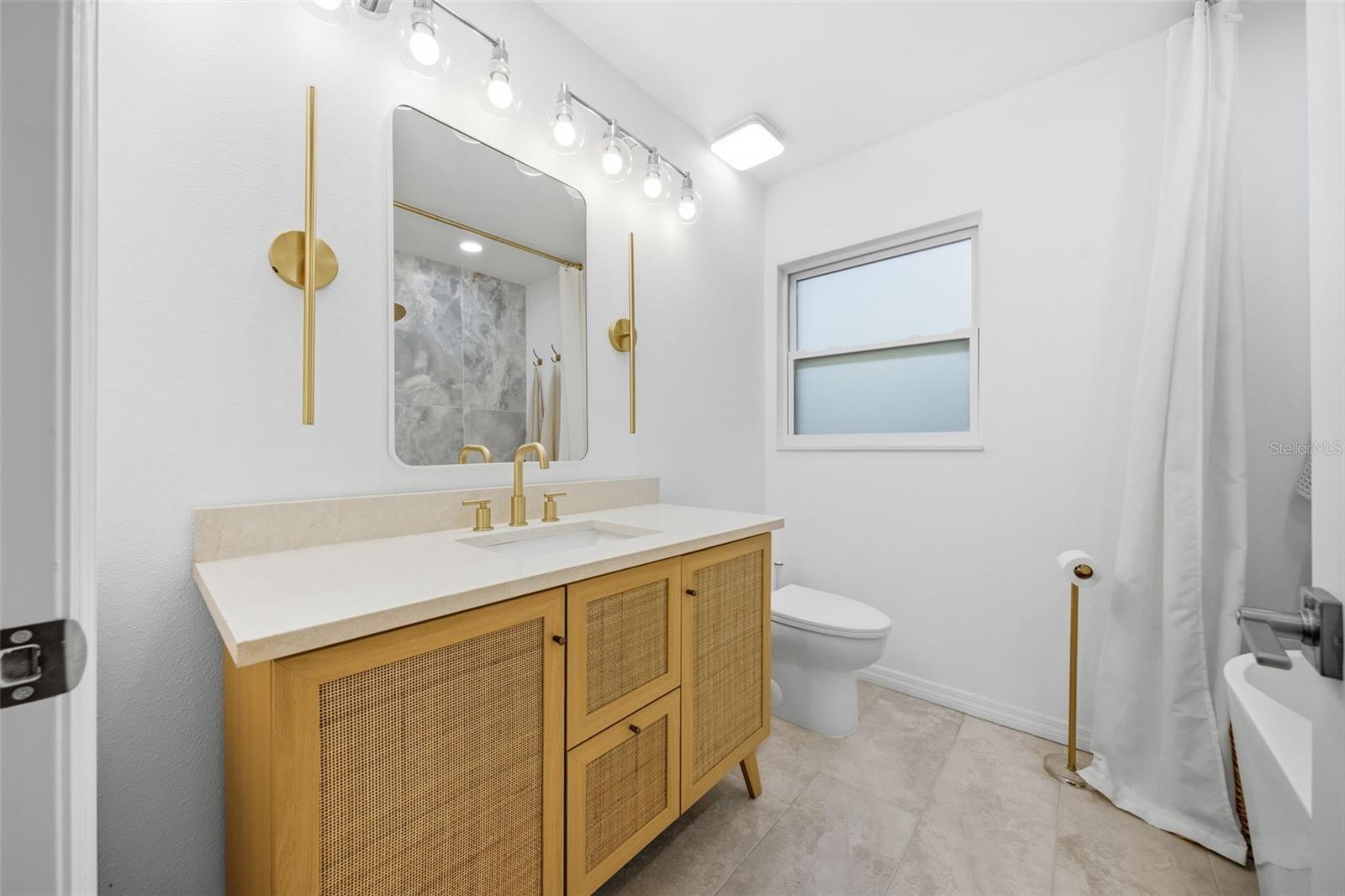 8719 N TEMPLE AVE — photo 16