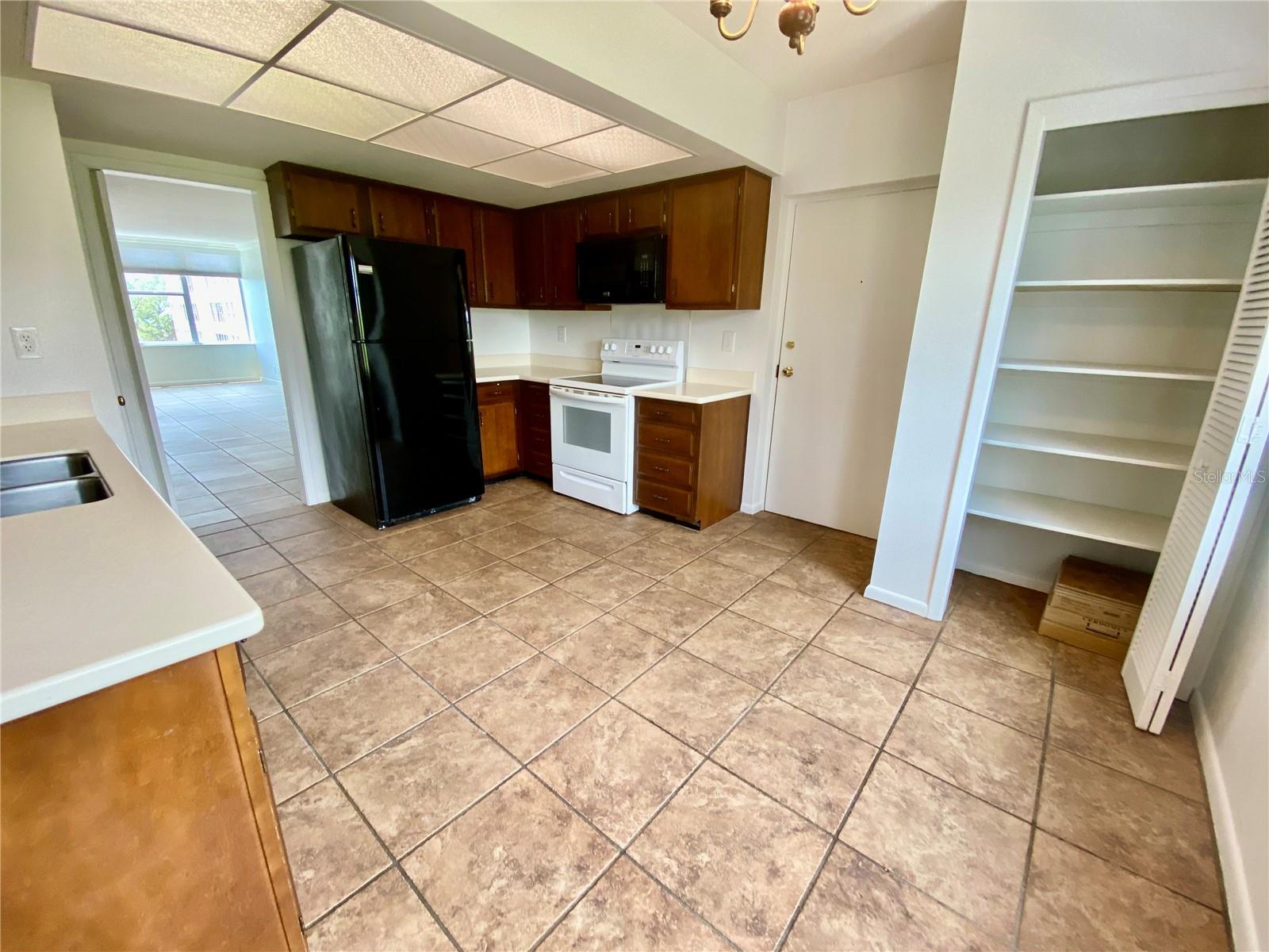 2403 S ARDSON PL #402B — photo 31