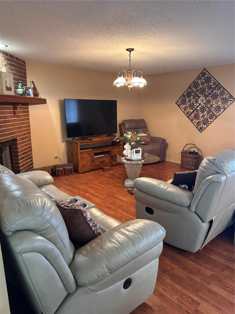 8848 OAK CIR — photo 8