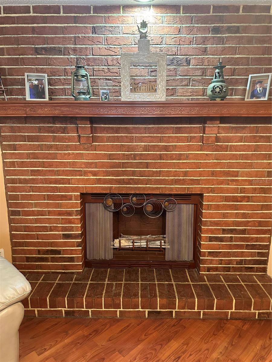 8848 OAK CIR — photo 25