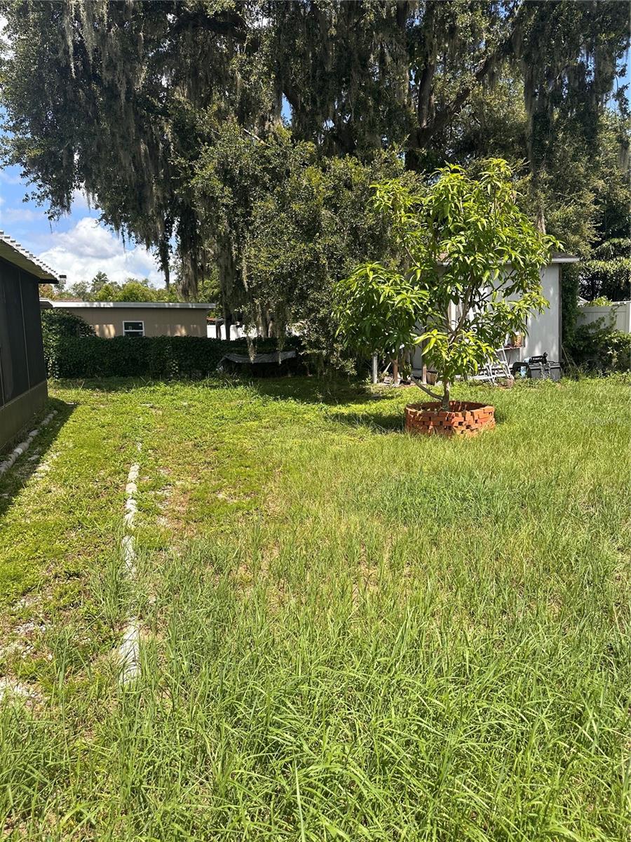 8848 OAK CIR — photo 4