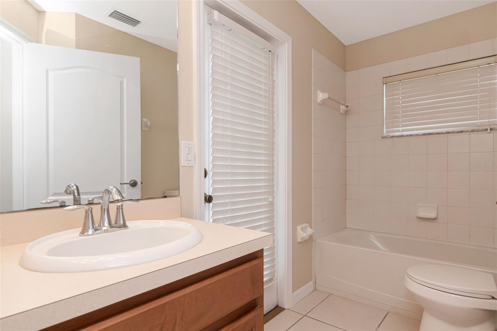 2313 LAWRENCE HALL ST — photo 15
