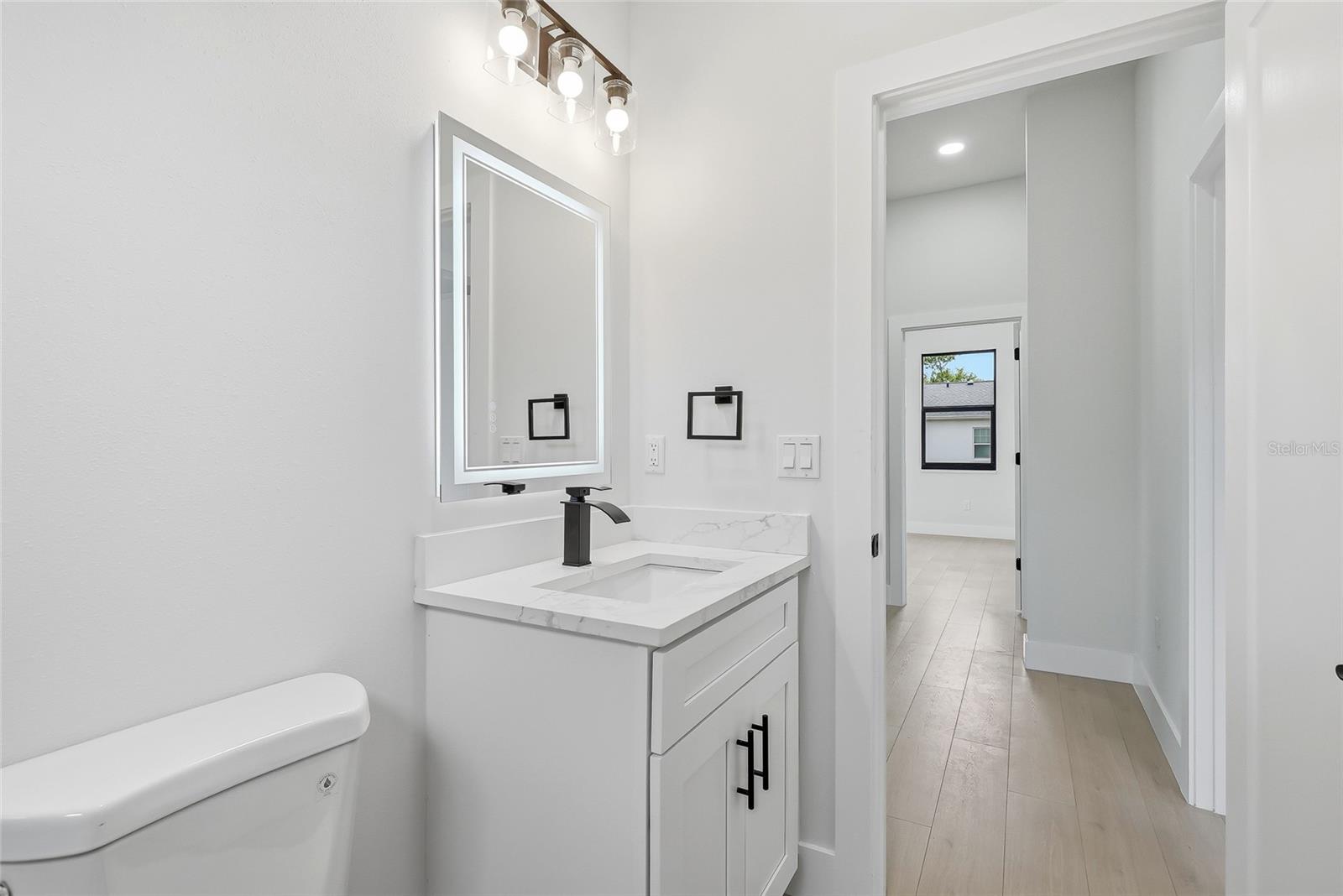 7106 N 10TH ST — photo 31
