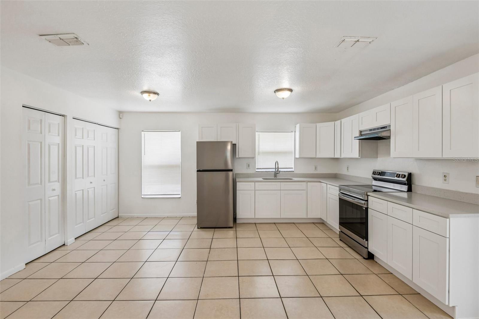 3808 N WHITTIER ST — photo 4