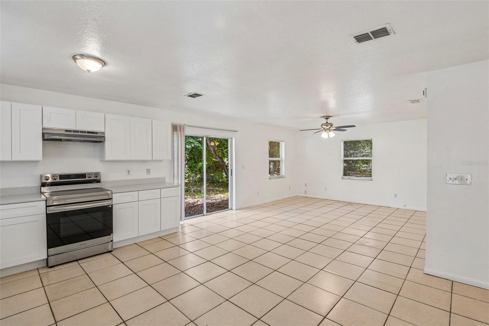3808 N WHITTIER ST — photo 11