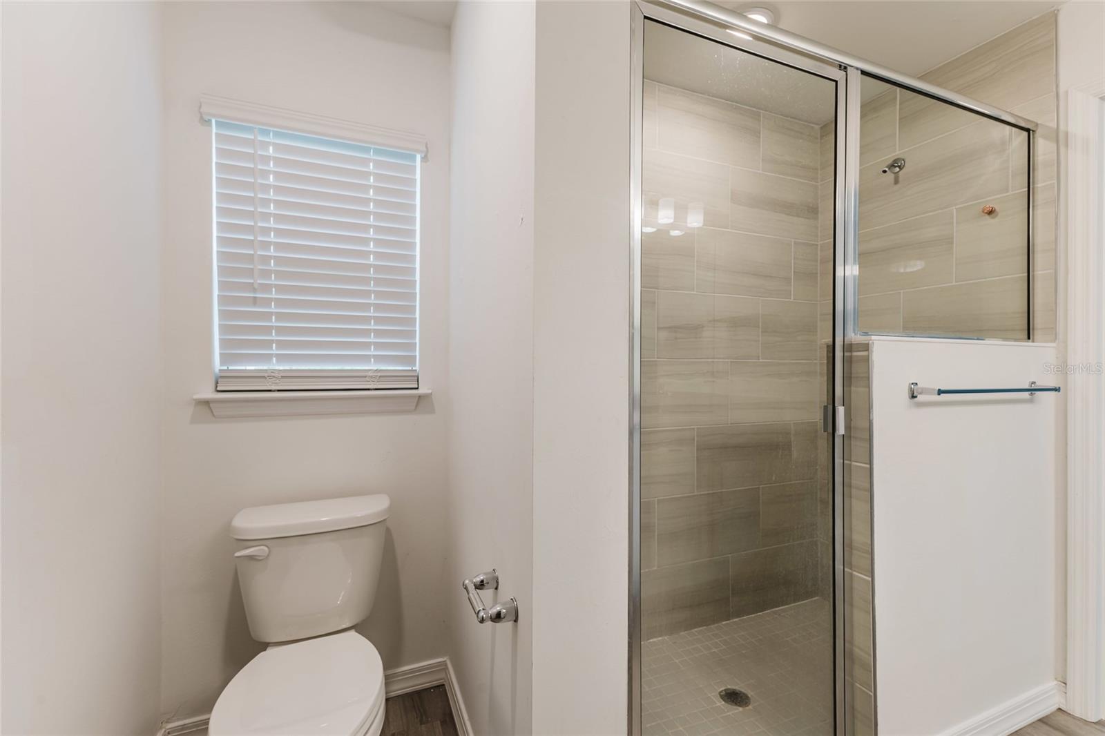 4127 CONUS AVE — photo 18