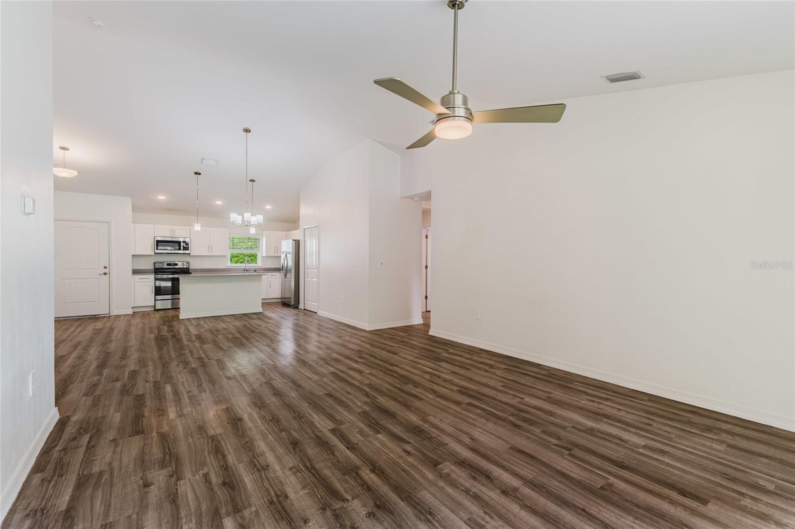 4127 CONUS AVE — photo 13